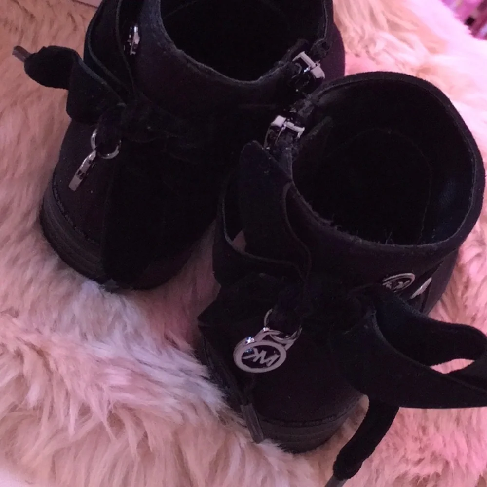 ✨Michael Michael Kors gorgeous boots size 5  NWT✨